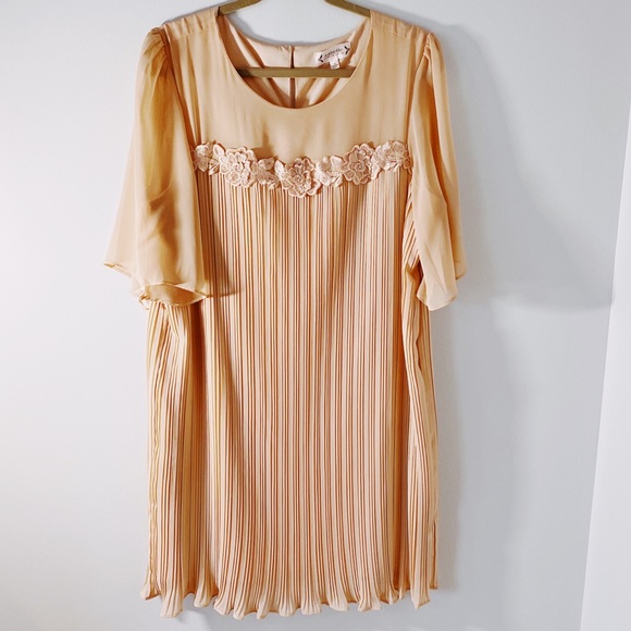 Nanette Lepore - Picture 2 of 8